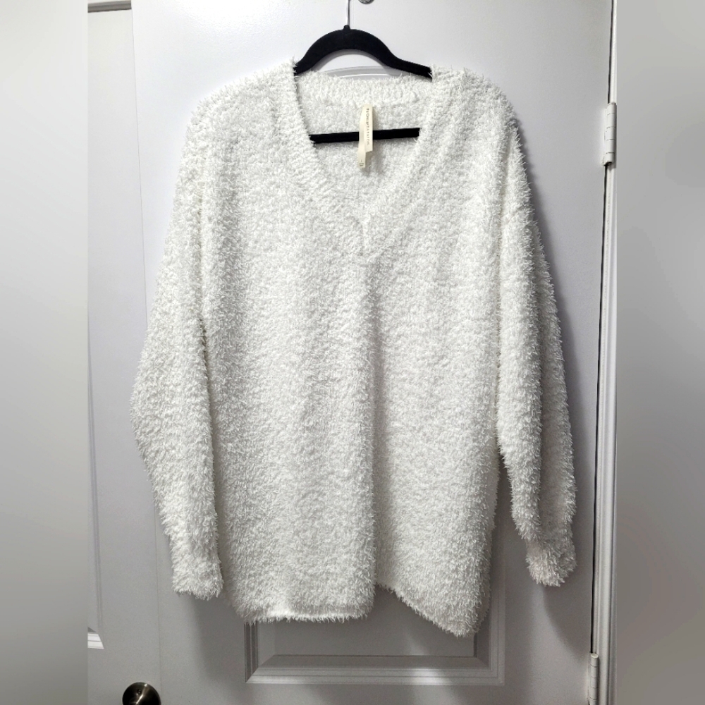 ❗️SALE❗️Aritzia Babaton lightweight white sweater (oversized), size Small
